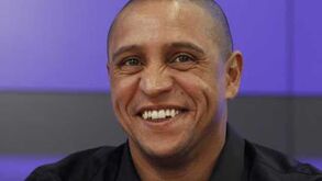 Roberto Carlos: «Figo tem as competências e a sensibilidade necessárias para mudar a FIFA»