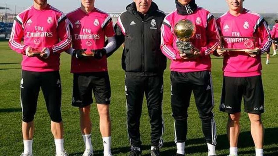 Ronaldo levou a Bola de Ouro para o treino