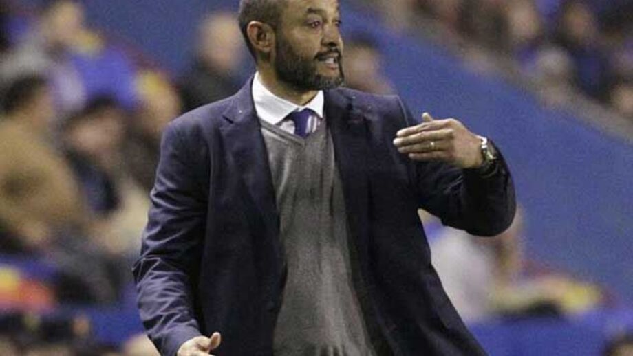 Palestra de Nuno Espírito Santo antes do treino do Valencia