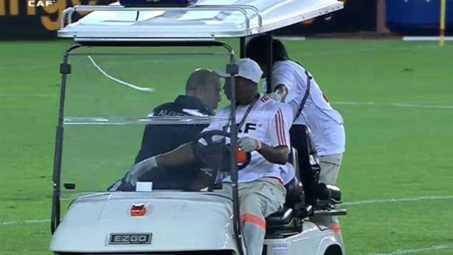 Brahimi saiu lesionado do duelo com o Senegal