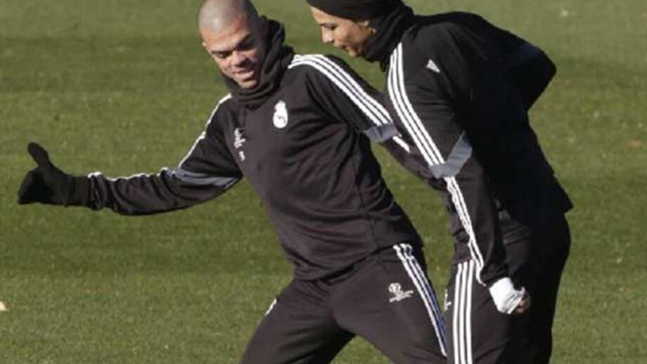 Pepe sobe ao relvado para fazer corrida