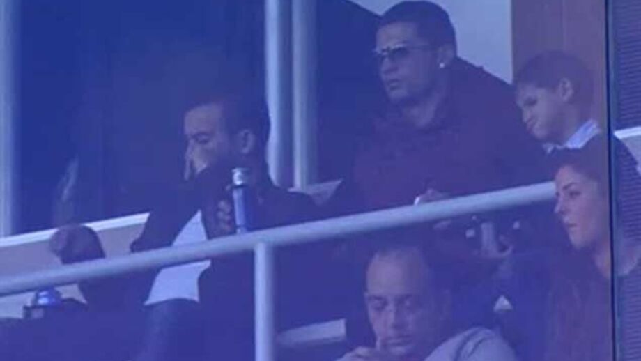 Ronaldo e filho nas bancadas do Bernabéu