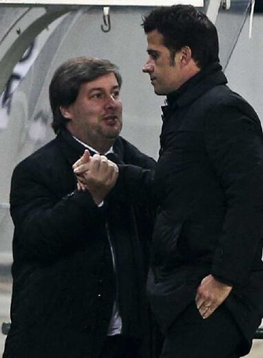 O cumprimento entre Bruno de Carvalho e Marco Silva