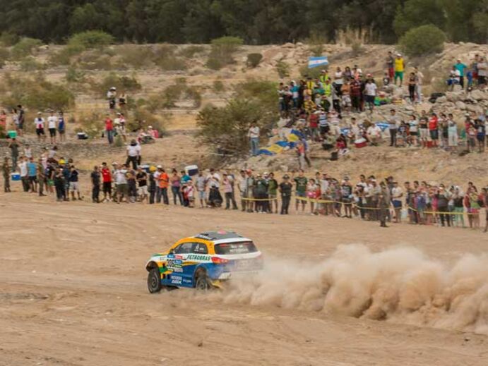 Dakar'2015: Carlos Sousa ascende a 7.º na geral