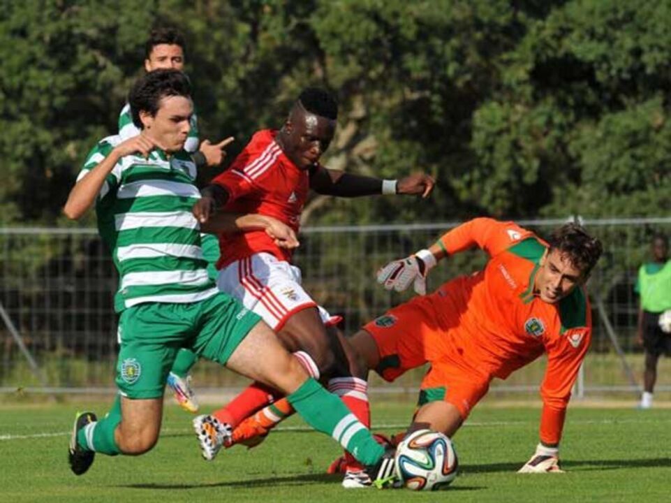 Juniores: Benfica, Sporting e FC Porto marcam lugar na 2.ª fase