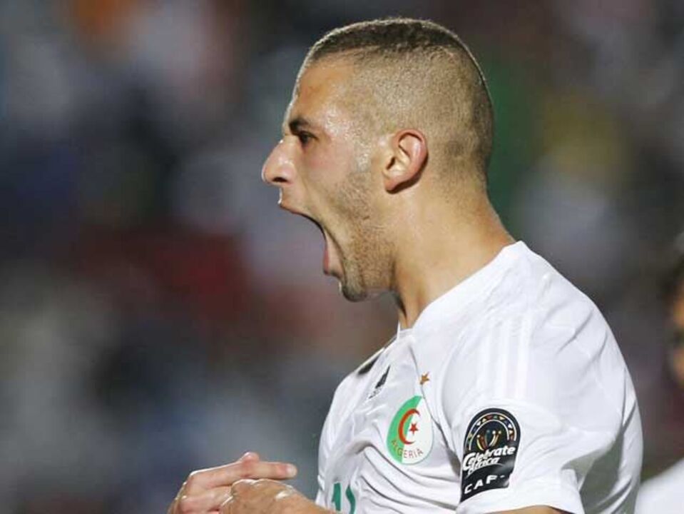 Brahimi e Slimani no ataque às "meias"