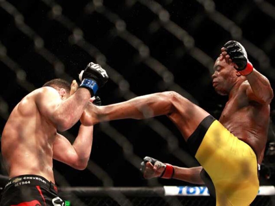 UFC: Anderson Silva vence no regresso