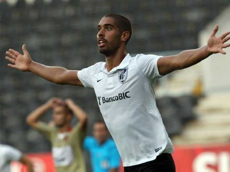 V. Guimarães B-Oliveirense, 5-0: Goleada caseira sem contestação