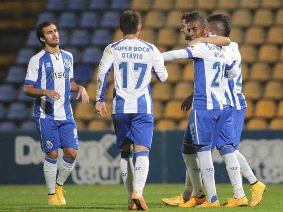FC Porto B-Sp. Covilhã, 4-0: Goleada vale subida ao 8.º lugar