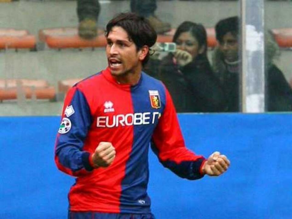 Génova oficializa regresso de Marco Borriello