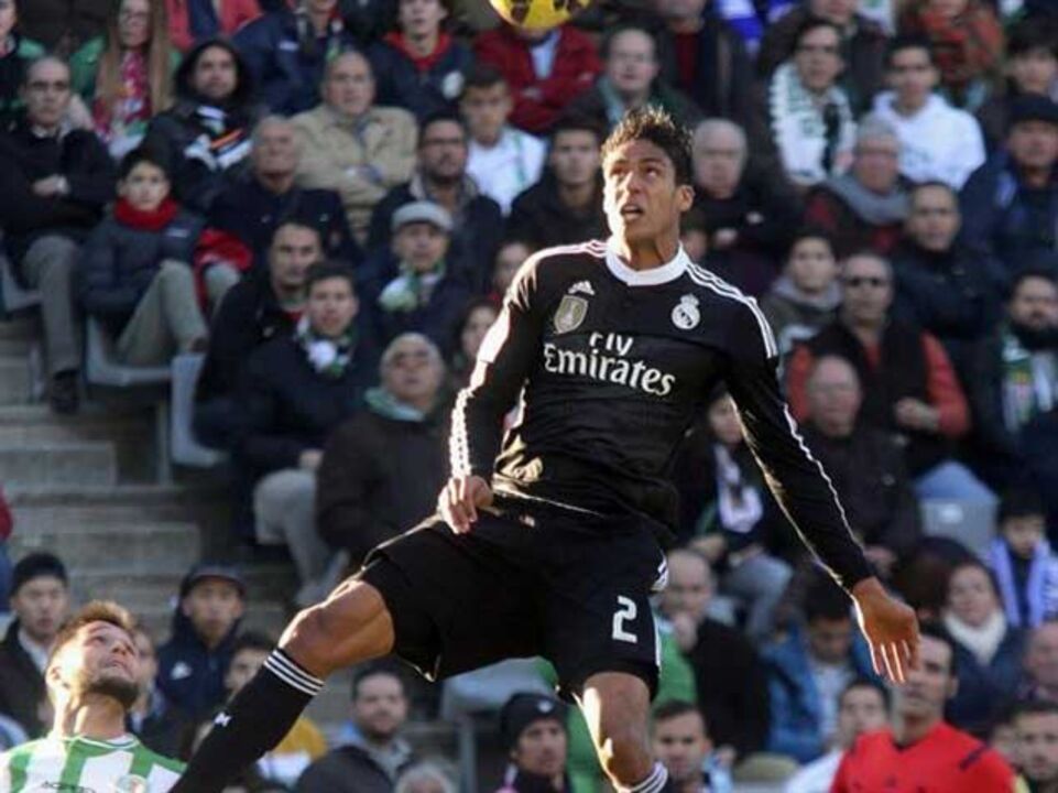 Varane perto de rumar ao Manchester United