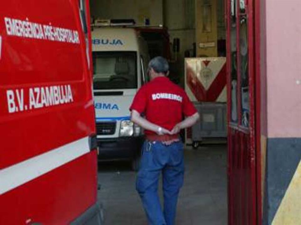 Dois mortos em queda de aeronave no concelho de Azambuja