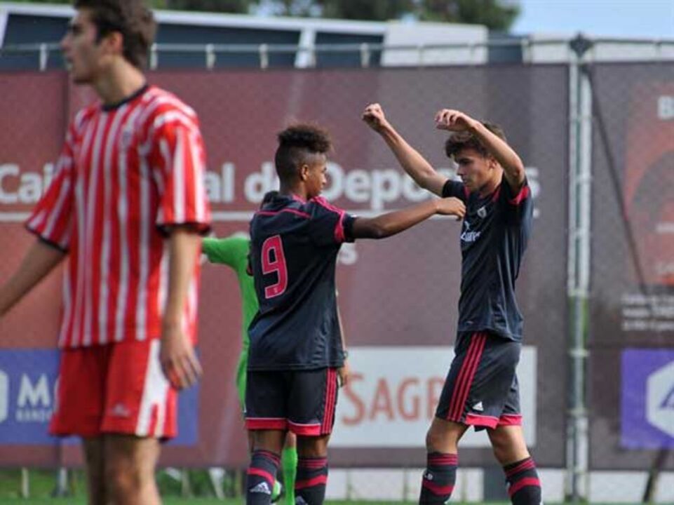 Iniciados: Benfica vence por 7-1 em casa do Oeiras