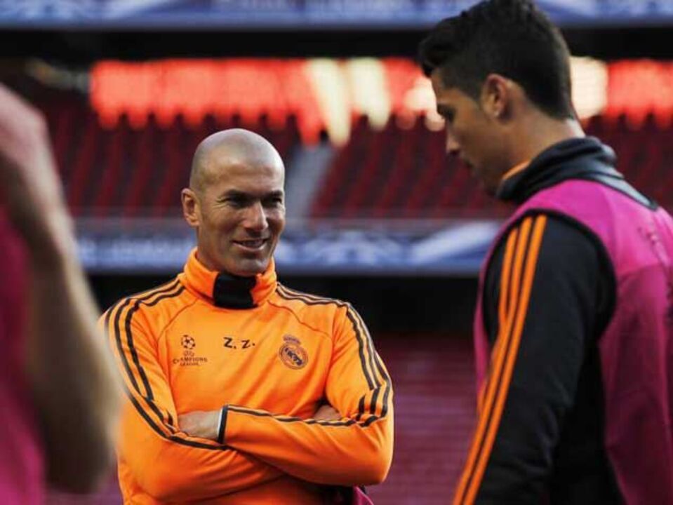 Zidane: «Neuer é fantástico mas Ronaldo é um extraterrestre»