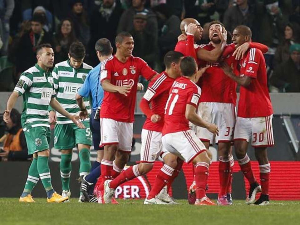 Jogadores em lágrimas com empate