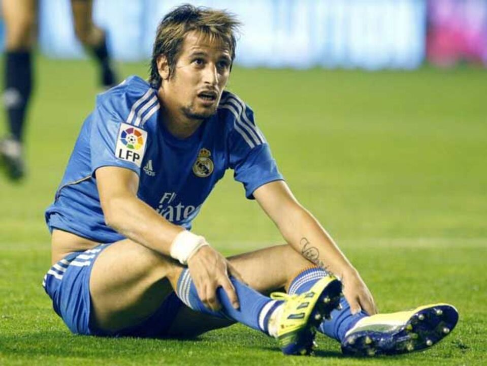 Coentrão é baixa de última hora