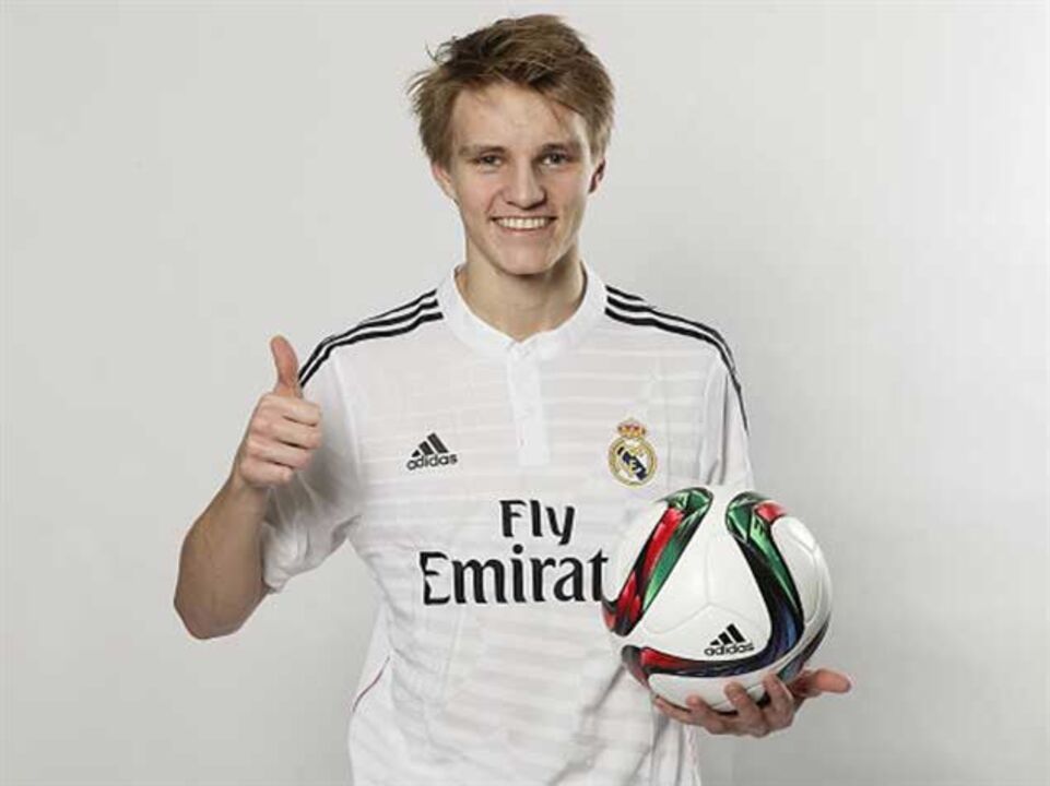 Odegaard já tem equipamento da equipa principal