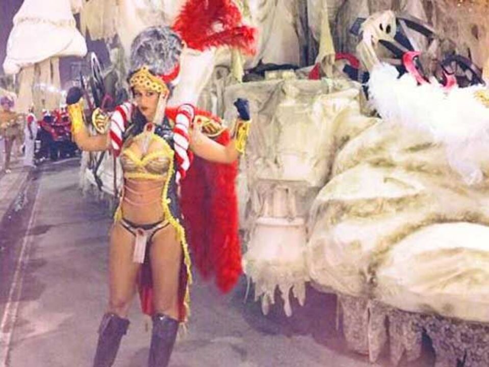 Rita Pereira no desfile da Grande Rio