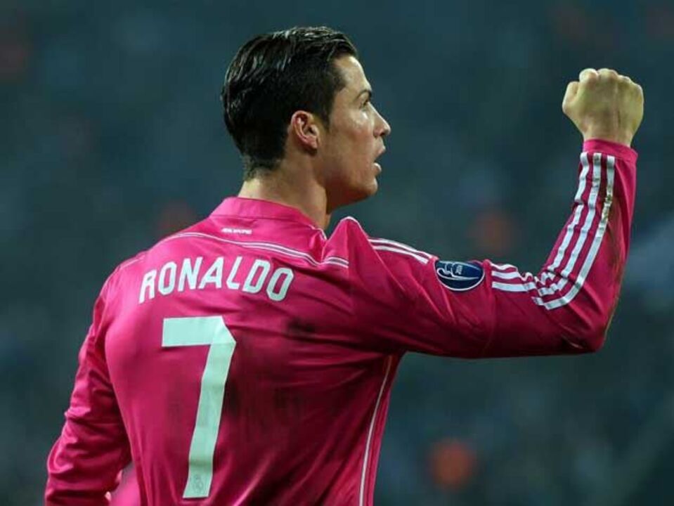 Cristiano Ronaldo iguala Messi e Raúl como melhores marcadores das provas europeias