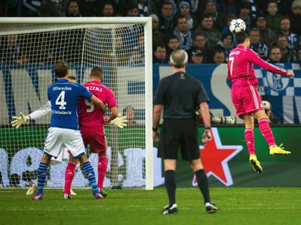 Ronaldo volta às capas dos jornais pelos bons motivos