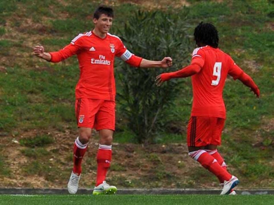 Benfica empata com o Nacional ao cair do pano