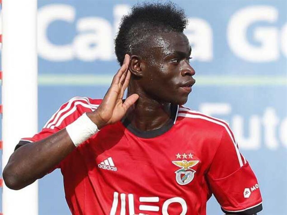 Sancidino assina pelas águias no final da temporada