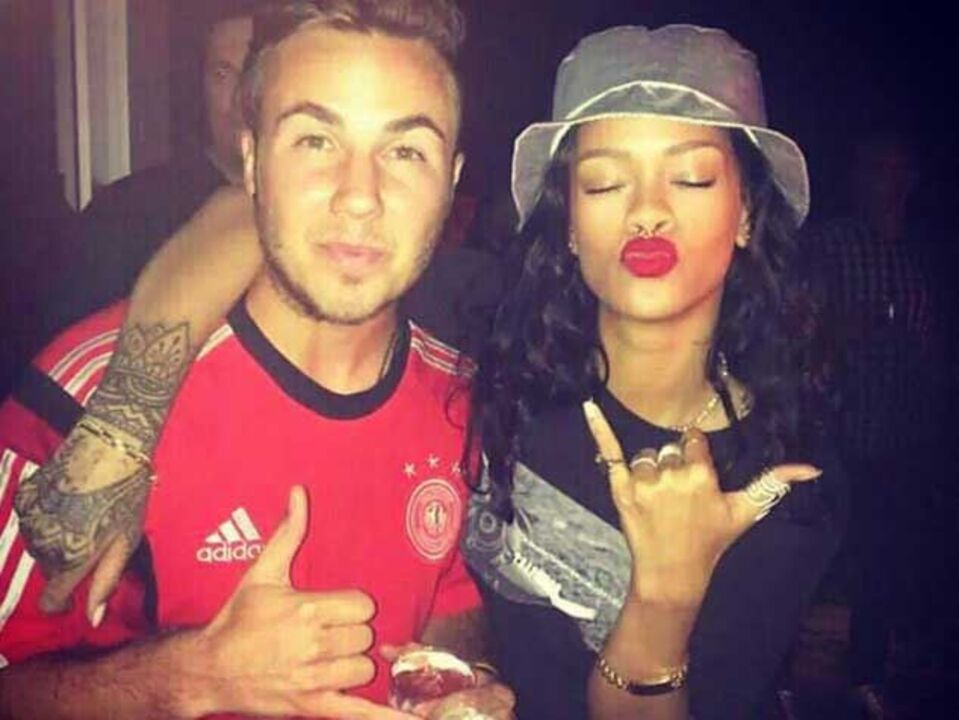 Rihanna recebe mensagem de Götze