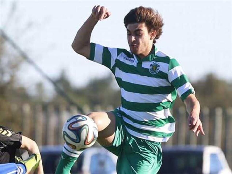 Sporting perde no terreno do Anadia