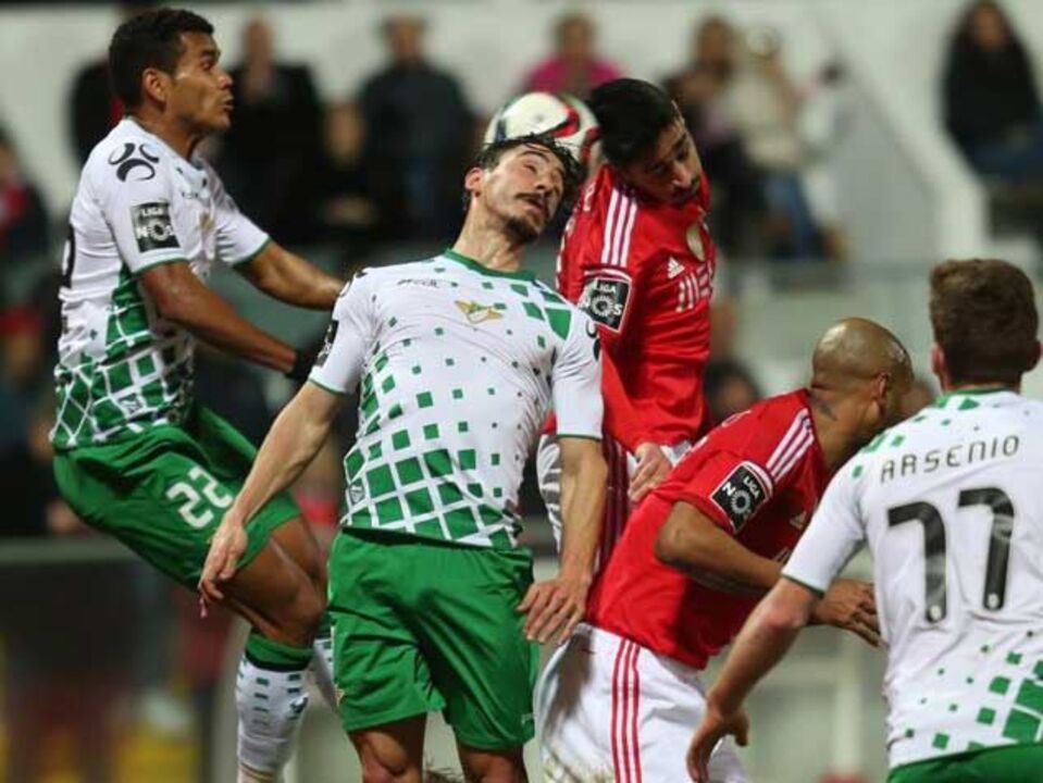 Clube perdeu 500 mil euros com André Simões