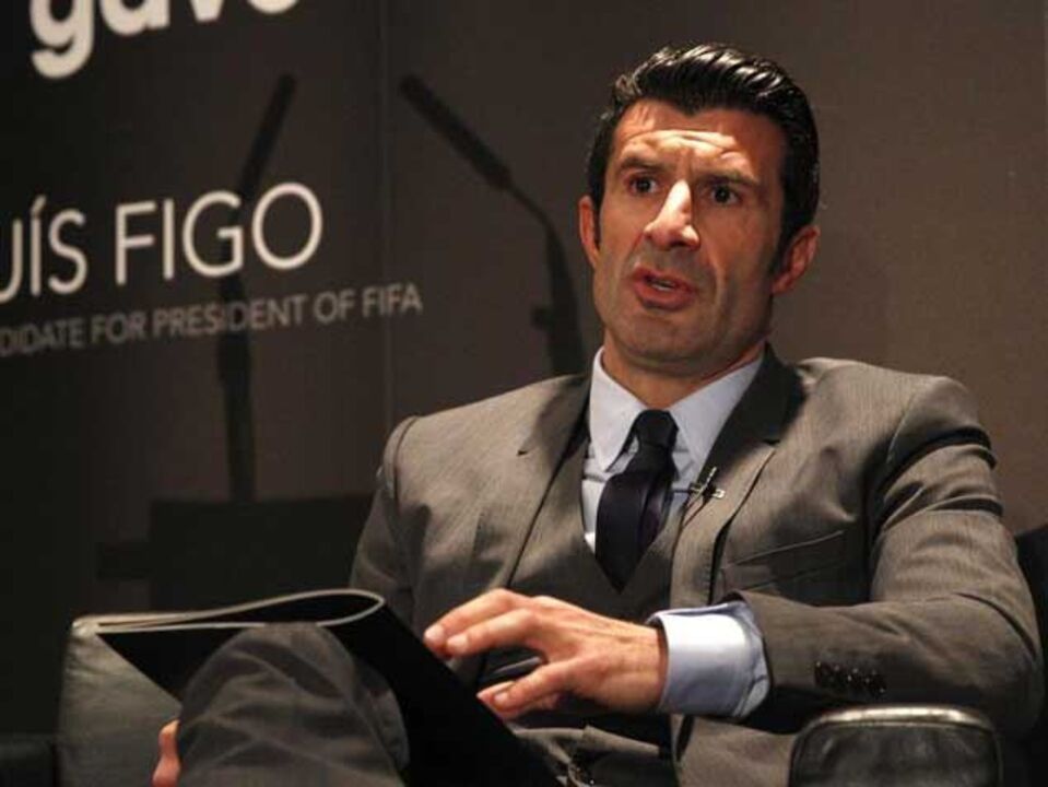 Candidatura de Luís Figo à FIFA questionada