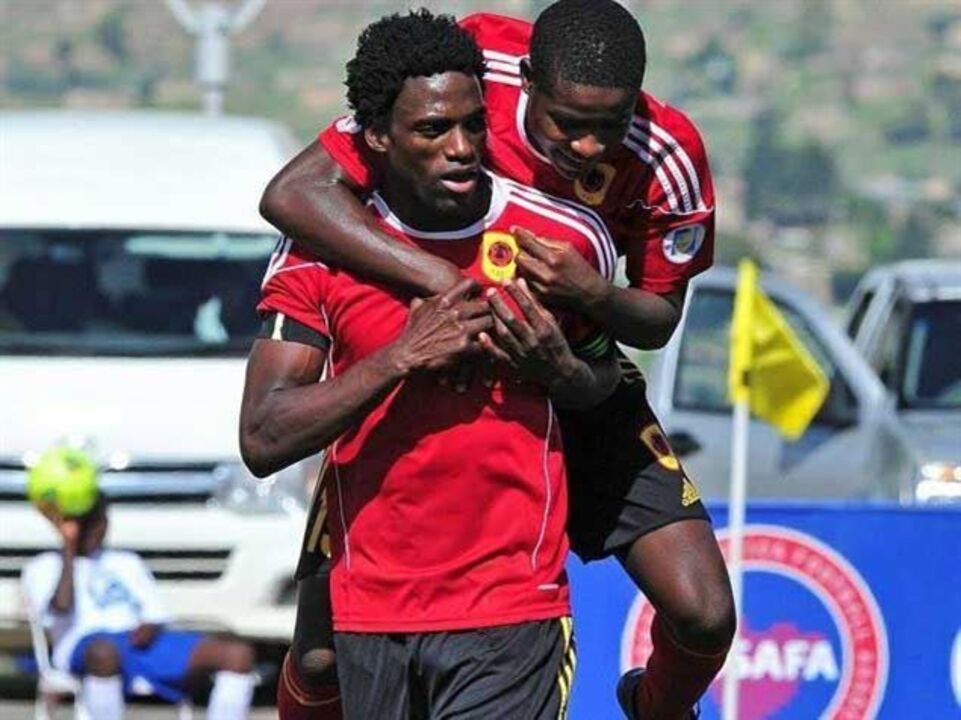 Angola: Ary Papel regressa em março