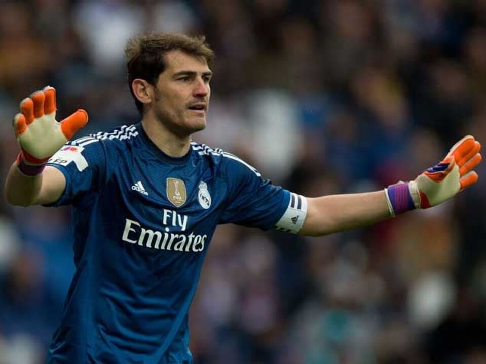 Casillas na promoção das camisolas de 2015/16