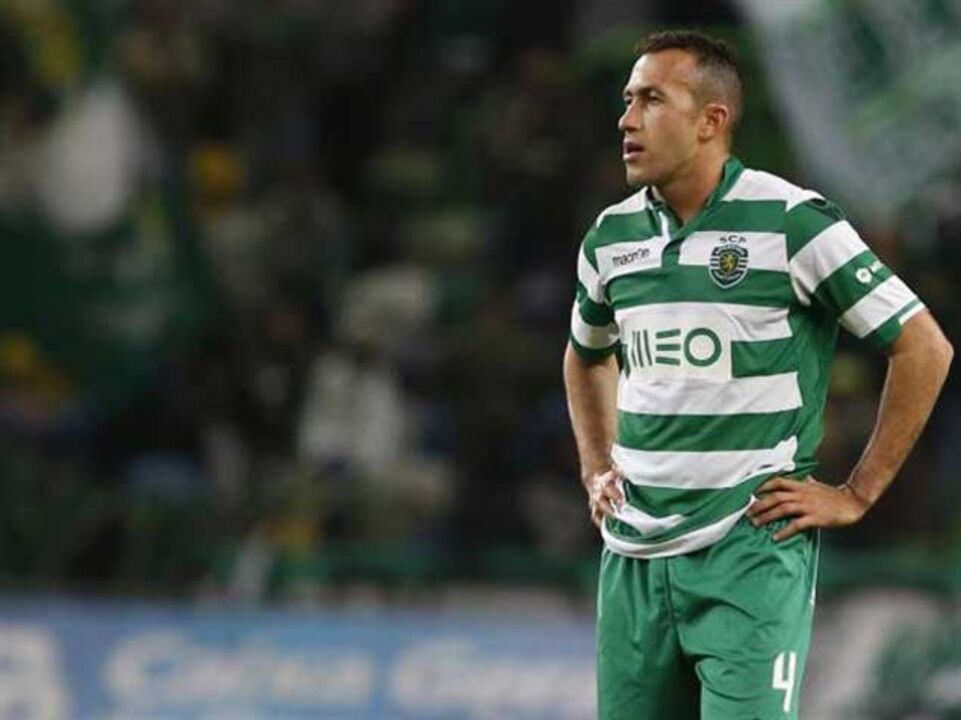 Jefferson continua a treinar-se à margem do grupo