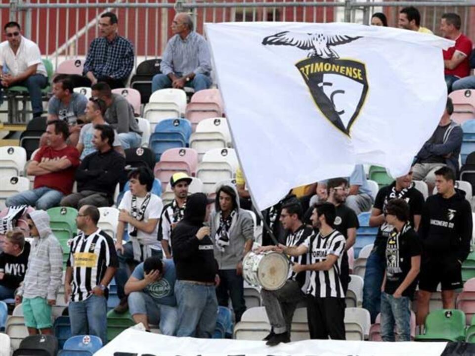 Claque "Marafados" reaparece