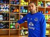 Aaron Lennon gozado após apresentação no Everton