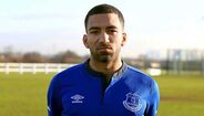 Aaron Lennon gozado após apresentação no Everton
