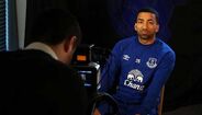 Aaron Lennon gozado após apresentação no Everton