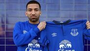 Aaron Lennon gozado após apresentação no Everton