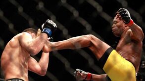 UFC: Anderson Silva vence no regresso