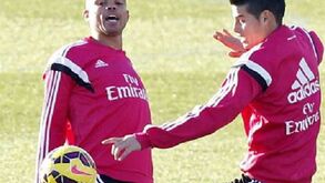 Pepe sobe ao relvado