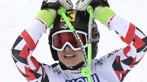 Esqui alpino: Anna Fenninger ganha primeira medalha dos Mundiais
