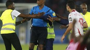 Árbitro do Tunísia-Guiné Equatorial foi suspenso