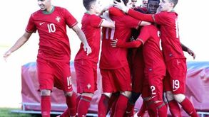 Portugal vence Costa Rica (2-0)