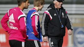 Ancelotti está a dar cabo do negócio das pizas no balneário