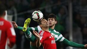 O miúdo foi ao teatro mas faltaram artistas