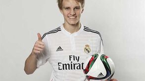 Odegaard já tem equipamento da equipa principal