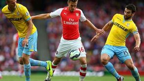 Crystal Palace assustou mas Arsenal resistiu