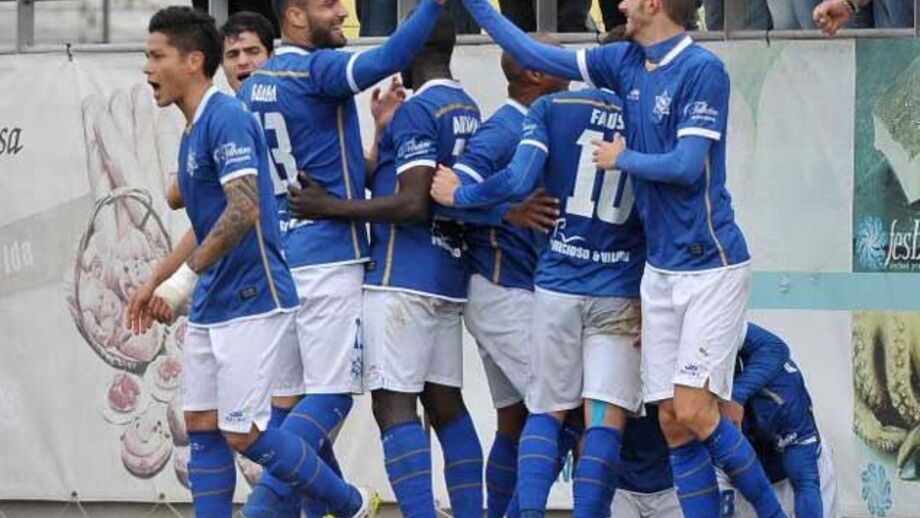 Tondela-Trofense, 4-0: Goleada dá liderança isolada