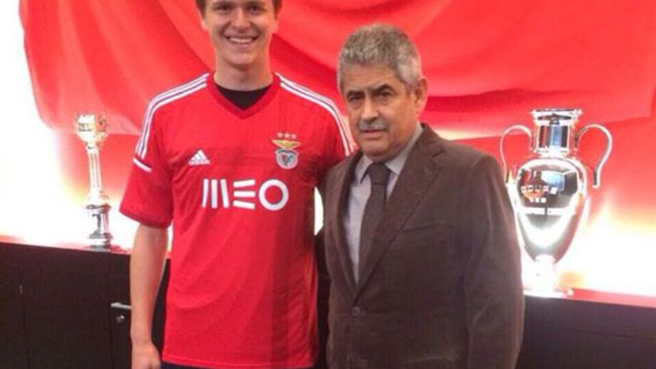 Vitali Lystsov assina pelas águias