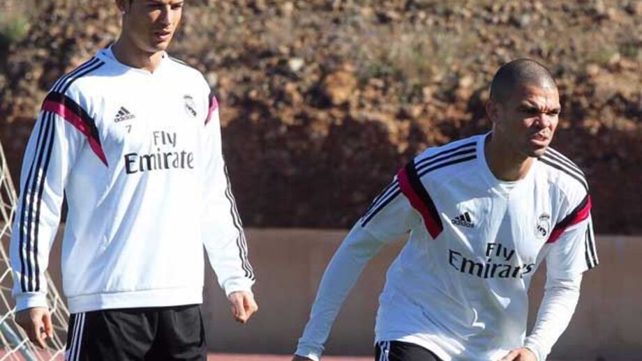 Pepe nos convocados para a visita ao Schalke 04